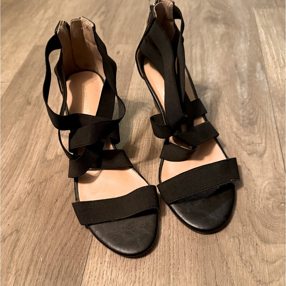 Black Liz Claiborne sandals. Elastic straps. Size 7